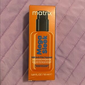 💝 NWT Matix Mega Sleek Anti-Frizz Serum